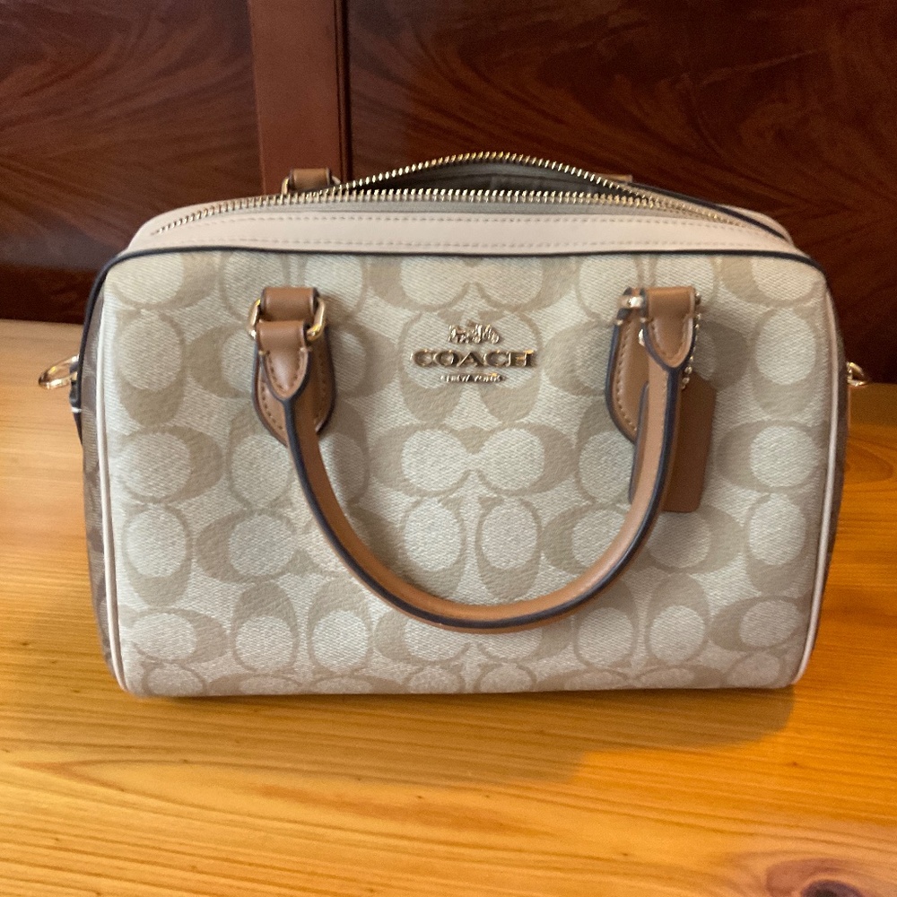 Ladies  tan/ brown/ cream Coach small satchel bag (EUC) This season